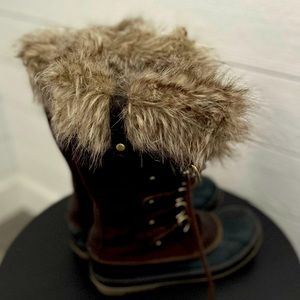 Sorel Waterproof Women’s size 10 Winter Boots